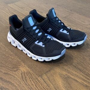 On CloudSwift Running Women's Black and Lavender Running Shoes
